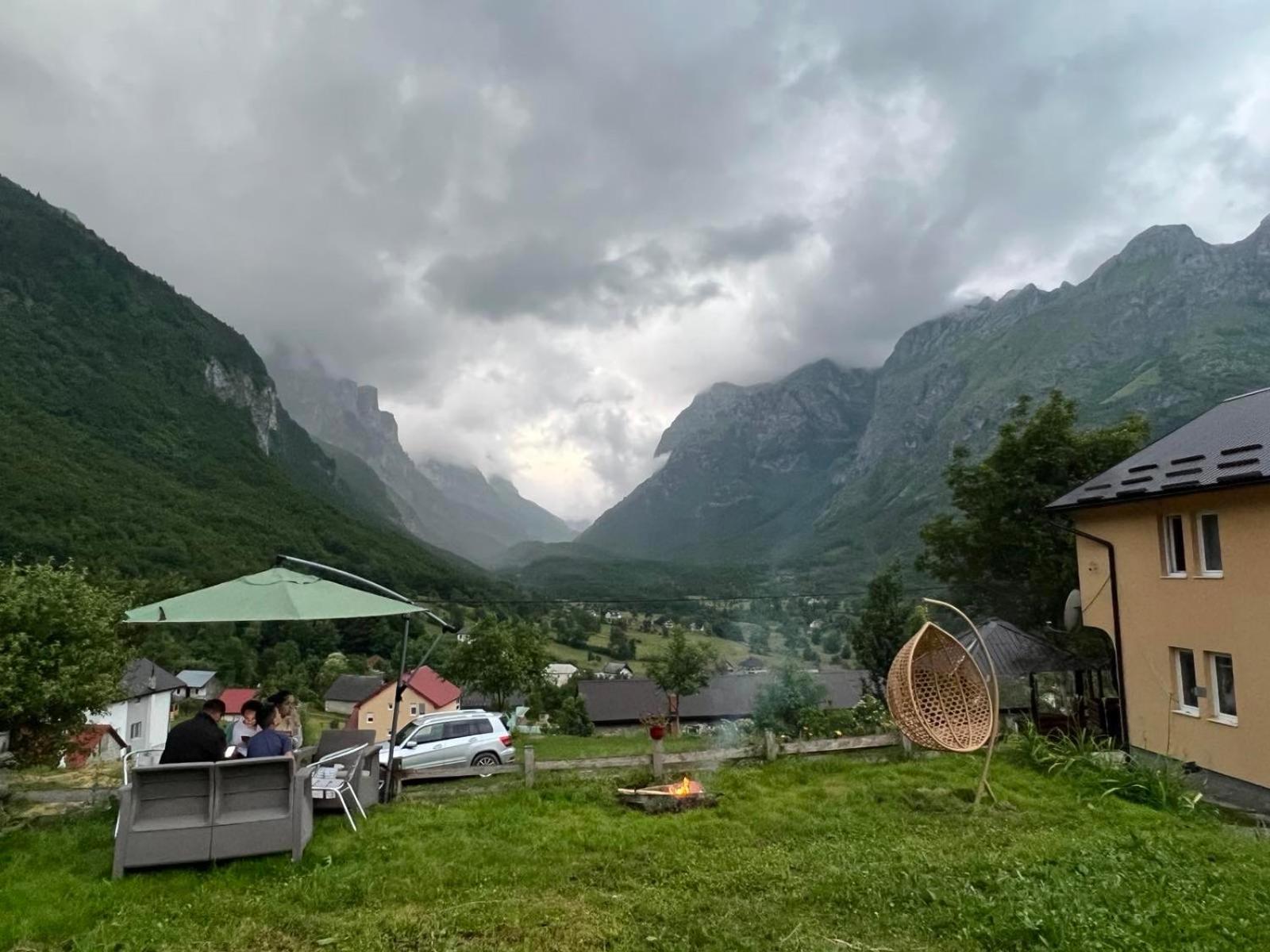 Dedushi Guesthouse &Wood Cabins-Camping Place Gusinje Екстериор снимка